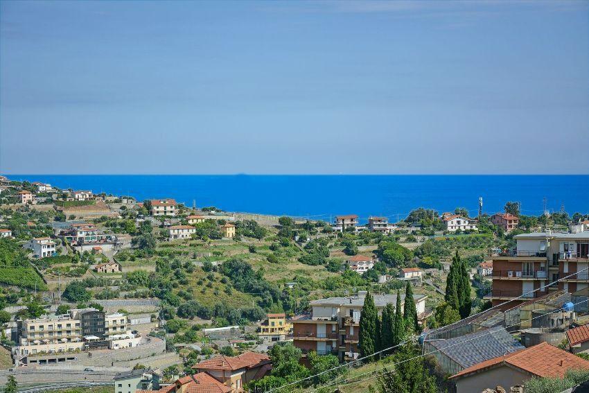 6 rooms Apartment in Sanremo, Italy No. 234368