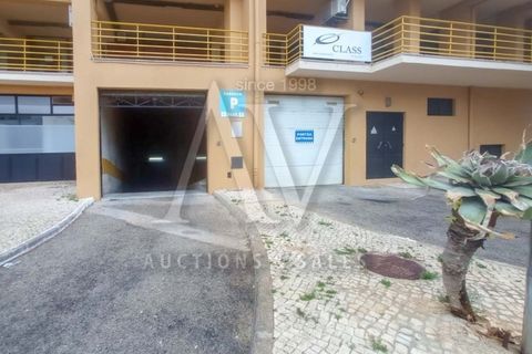 2229m² Garage in Portimao, Portugal No. 317699