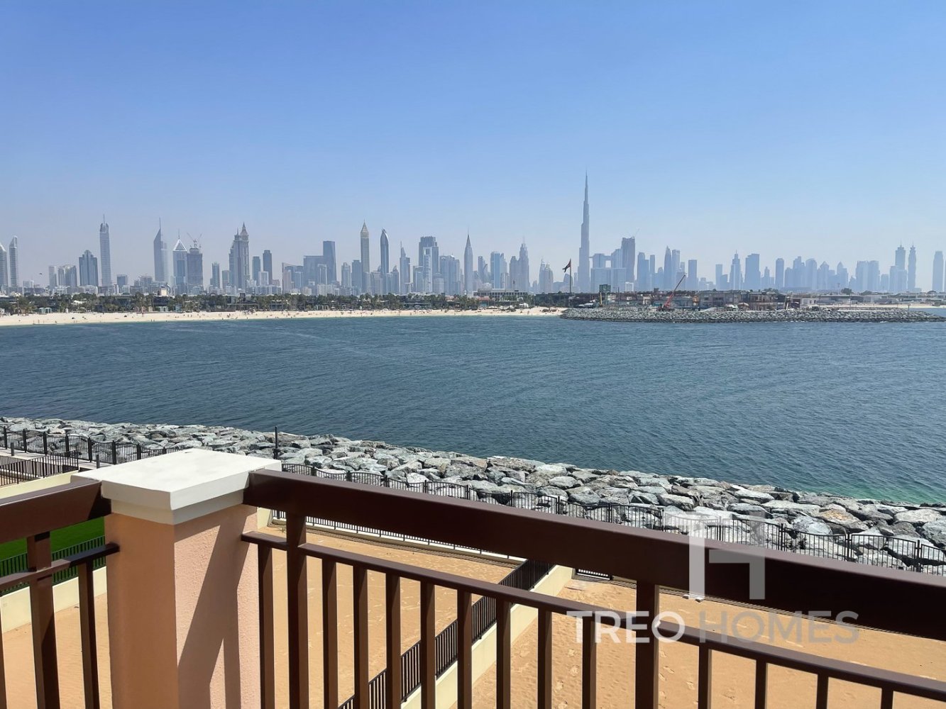 5 bedrooms Villa in Jumeirah, UAE No. 28437