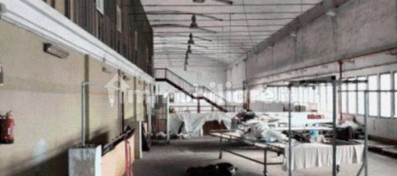 Склад с 1 комнатой в Вадо Лигуре, Италия № 335675 2