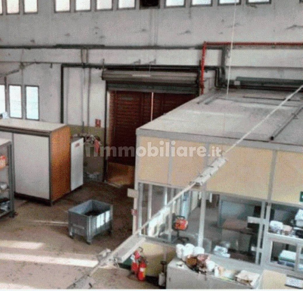 Склад с 1 комнатой в Вадо Лигуре, Италия № 335675