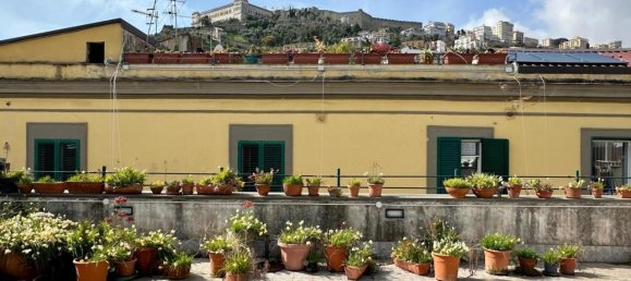 5-salle Appartement à Naples, Italy No. 15092 4