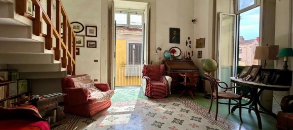 5-salle Appartement à Naples, Italy No. 15092 6