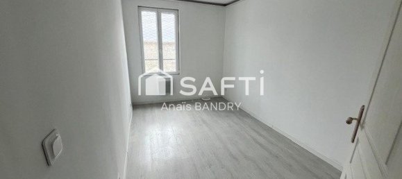 3 bedrooms House in Mont-Notre-Dame, France No. 232028 5