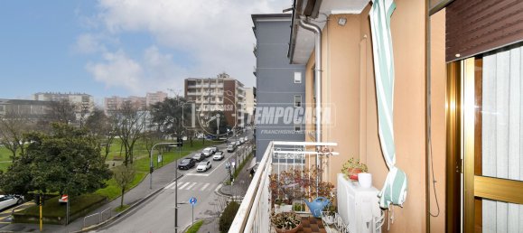 2 bedrooms Apartment in Cologno Monzese, Italy No. 86519 3
