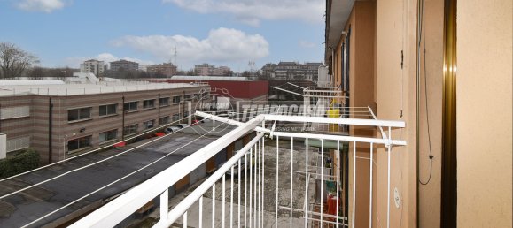 2 bedrooms Apartment in Cologno Monzese, Italy No. 86519 6