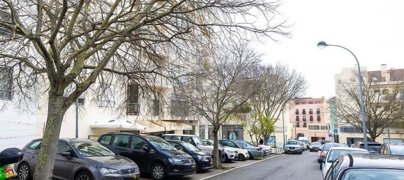 80m² Commercial property in Lisbon, Portugal No. 10574 7