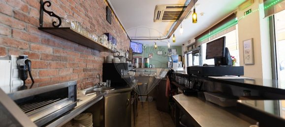 80m² Commercial property in Lisbon, Portugal No. 10574 6