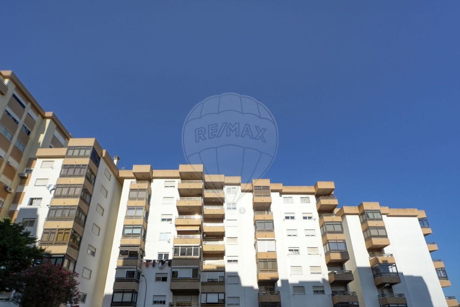 Apartamento de 2 dormitorios en Oeiras, Portugal No. 226522