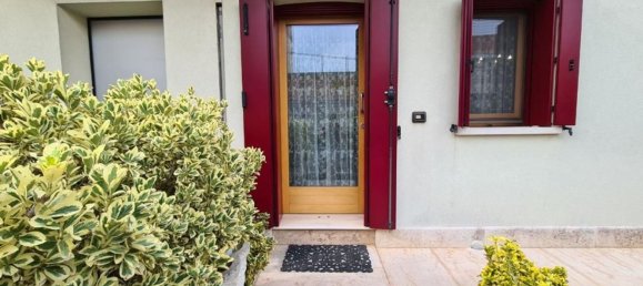 4 bedrooms House in Treviso, Italy No. 380739 4