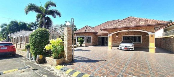 Café/restaurante de 3 dormitorios en Bang Lamung, Thailand No. 15489 4