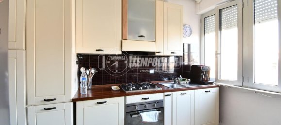 3-salle Appartement à Porto Sant'Elpidio, Italy No. 2480 7