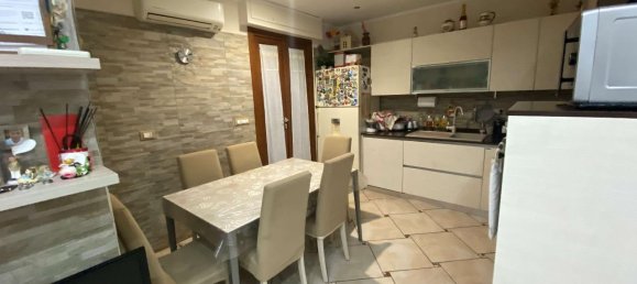3 rooms Apartment in Prato, Italy No. 30193 2
