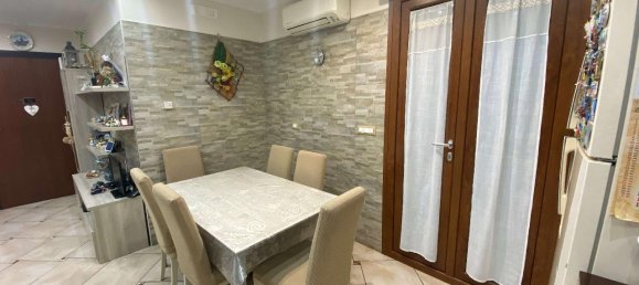 3 rooms Apartment in Prato, Italy No. 30193 6