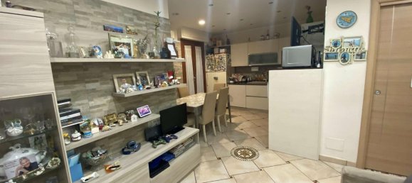 3 rooms Apartment in Prato, Italy No. 30193 4