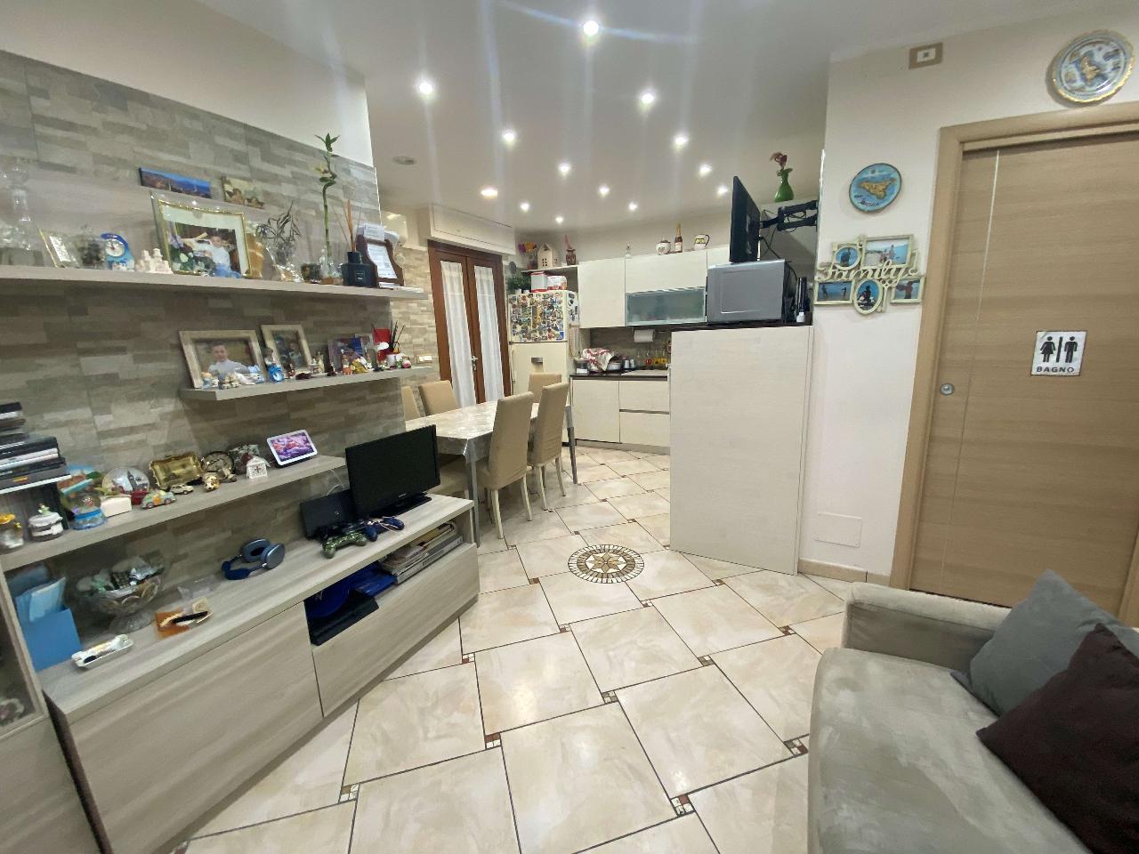 3 rooms Apartment in Prato, Italy No. 30193