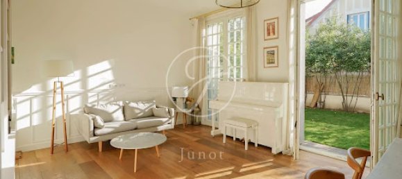 4 bedrooms House in Colombes, France No. 120611 3