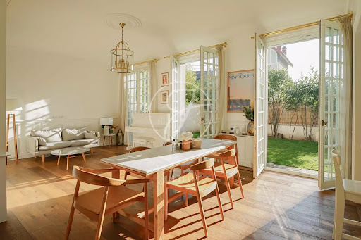 4 bedrooms House in Colombes, France No. 120611