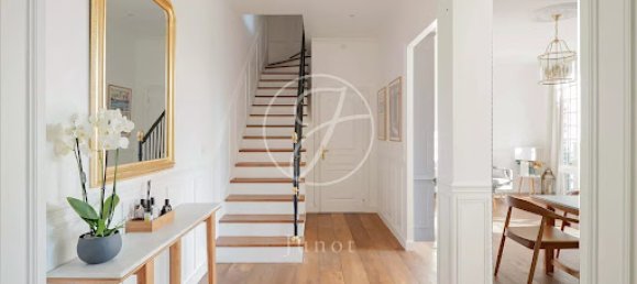 4 bedrooms House in Colombes, France No. 120611 11