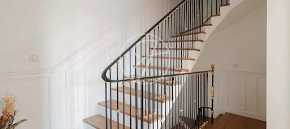 4 bedrooms House in Colombes, France No. 120611 17