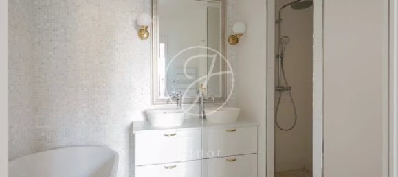 4 bedrooms House in Colombes, France No. 120611 16