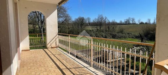 2 bedrooms House in Pignataro Interamna, Italy No. 206276 3