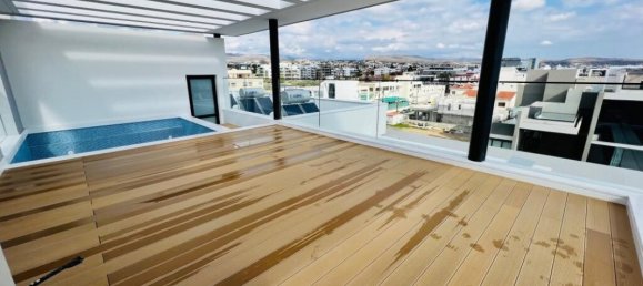 3 bedrooms Apartment in Limassol, Cyprus No. 2552 8