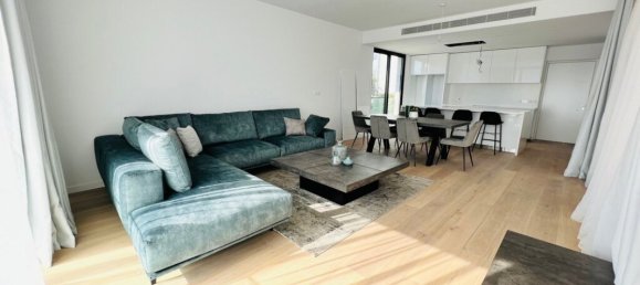 3 bedrooms Apartment in Limassol, Cyprus No. 2552 3