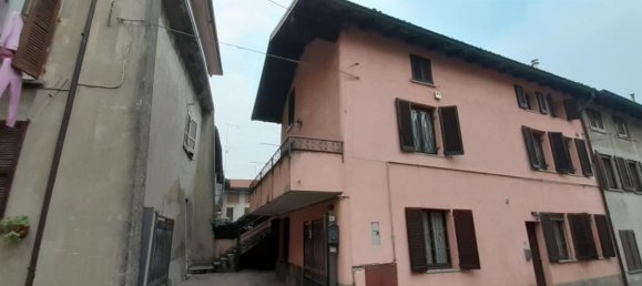 3 rooms Apartment in Lurago d'Erba, Italy No. 155540 9
