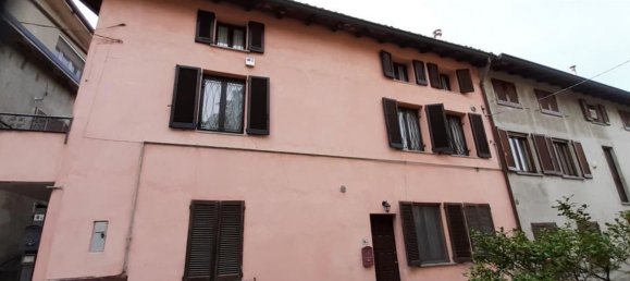 3 rooms Apartment in Lurago d'Erba, Italy No. 155540 13