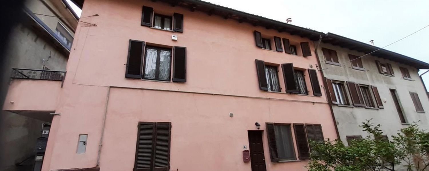 3 rooms Apartment in Lurago d'Erba, Italy No. 155540