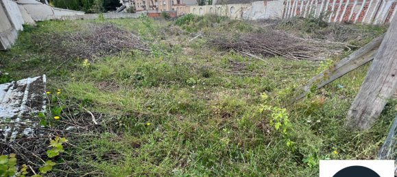 Terreno em Nogent-le-Roi, France N.º 58900 2