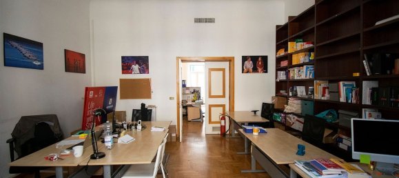 7 bedrooms Apartment in Naples, Italy No. 340024 7