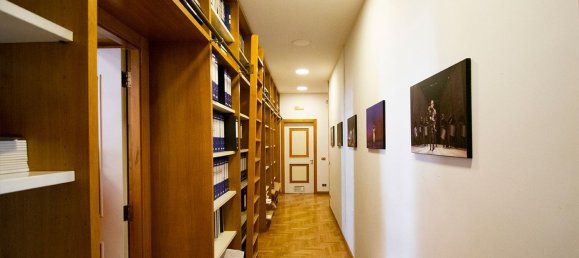 7 bedrooms Apartment in Naples, Italy No. 340024 2