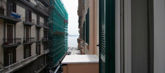 7 bedrooms Apartment in Naples, Italy No. 340024 15