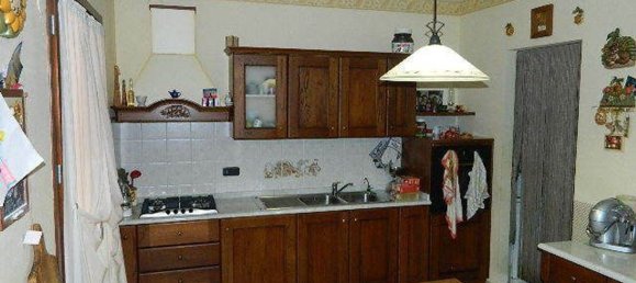 10 rooms House in Sarzana, Italy No. 91343 5