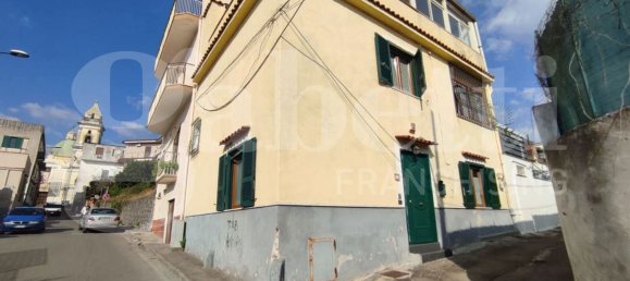 3 bedrooms House in Trecase, Italy No. 340040 2