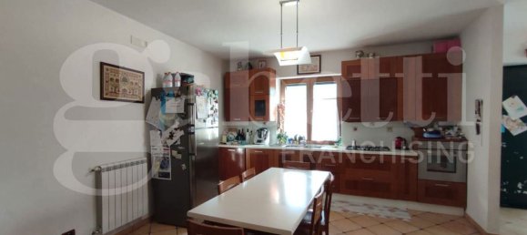 3 bedrooms House in Trecase, Italy No. 340040 8