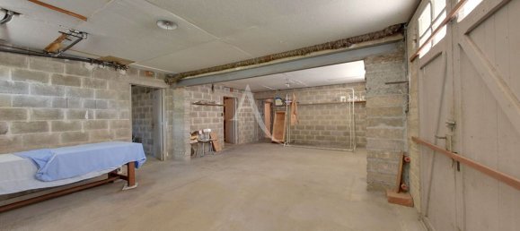 4 bedrooms House in Migennes, France No. 261688 24