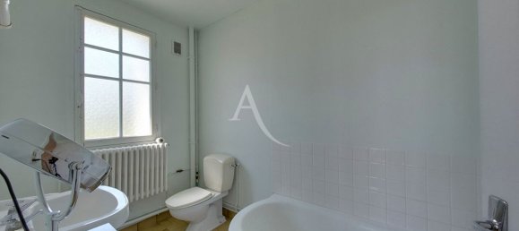 4 bedrooms House in Migennes, France No. 261688 50