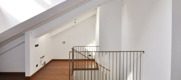 5 rooms Duplex in Turin, Italy No. 7976 7