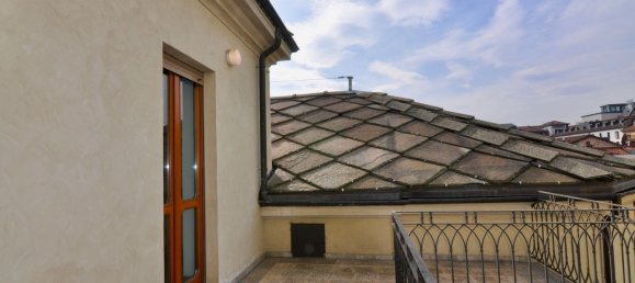 5 rooms Duplex in Turin, Italy No. 7976 9