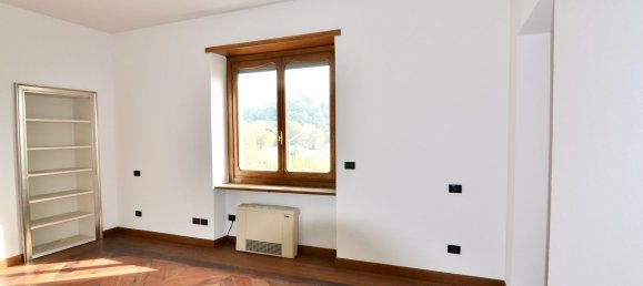 5 rooms Duplex in Turin, Italy No. 7976 11
