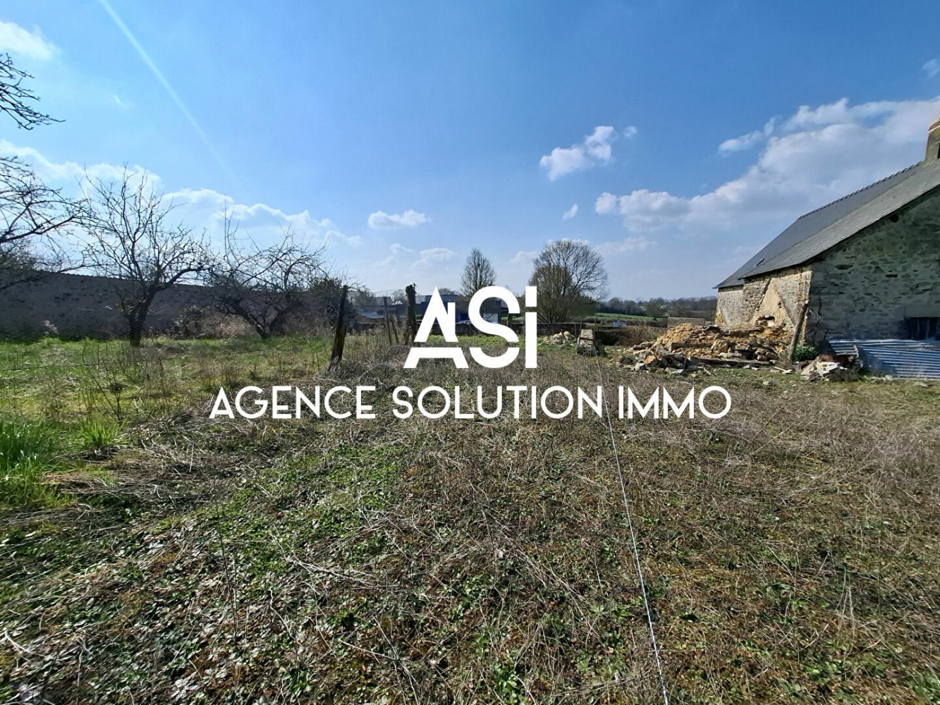  Land in Mayenne, France No. 99921