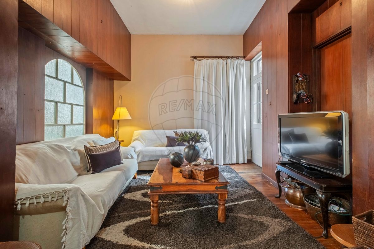 Дом с 5 спальнями в Фуншал, Португалия № 25242