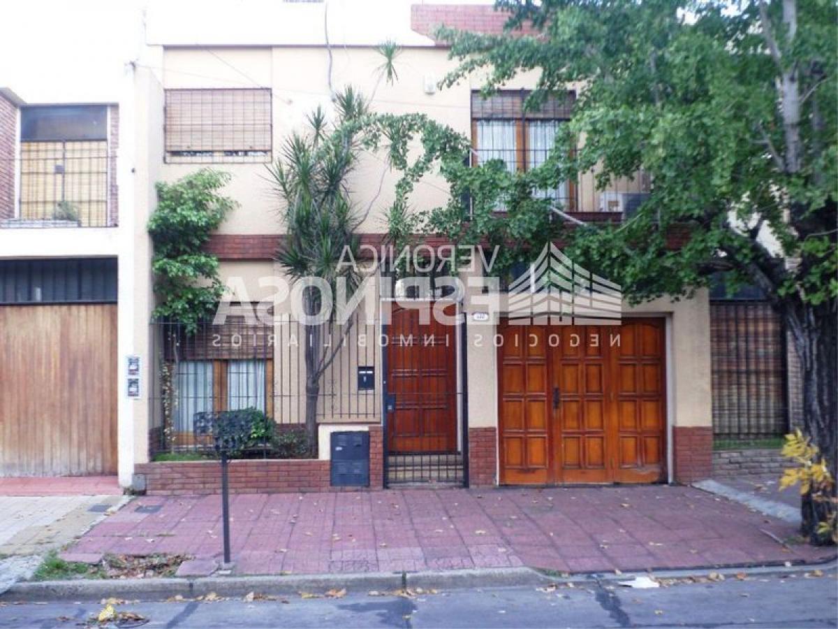 3 bedrooms House in Moron, Argentina No. 85801