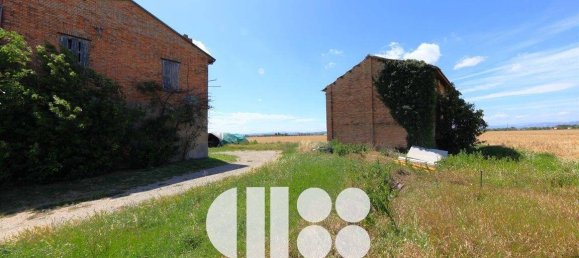 5 bedrooms House in Forlì, Italy No. 170141 10