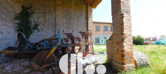 5 bedrooms House in Forlì, Italy No. 170141 13