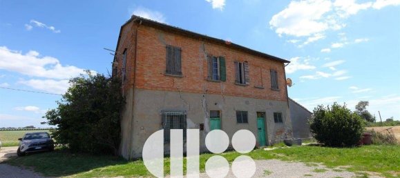 5 bedrooms House in Forlì, Italy No. 170141 2