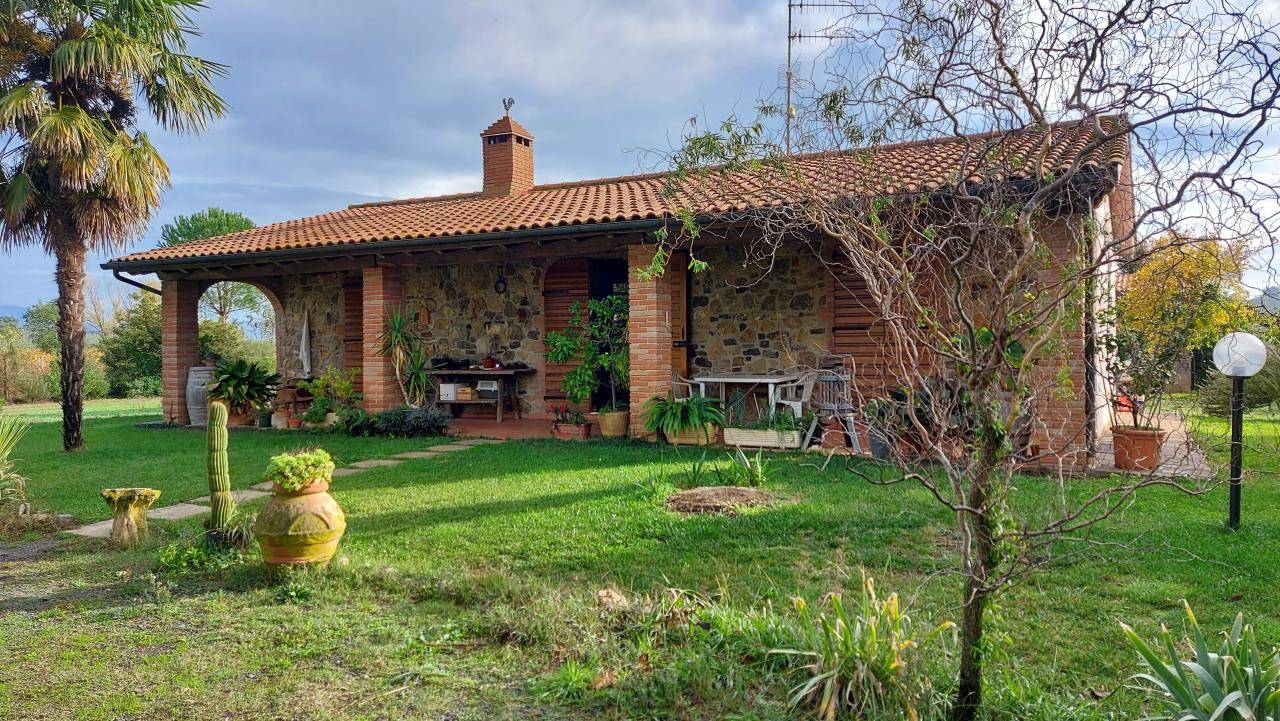 3-salle Villa à Gavorrano, Italy No. 83008